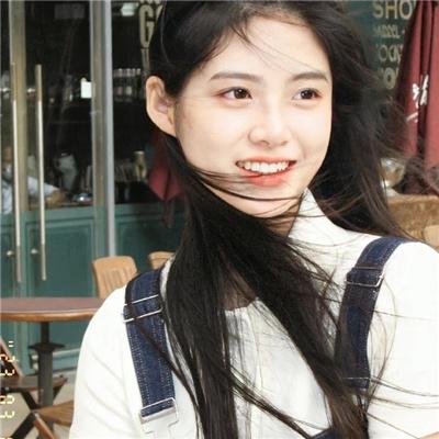 绿衣女子